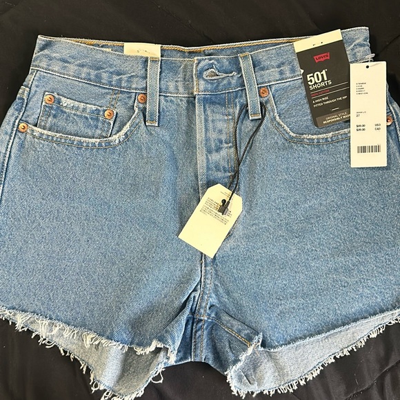 NWT Levi’s 501 Denim Shorts - Picture 2 of 7